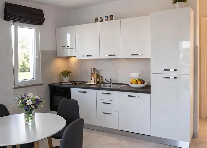 Playa Sole, Step From The * Mrljane